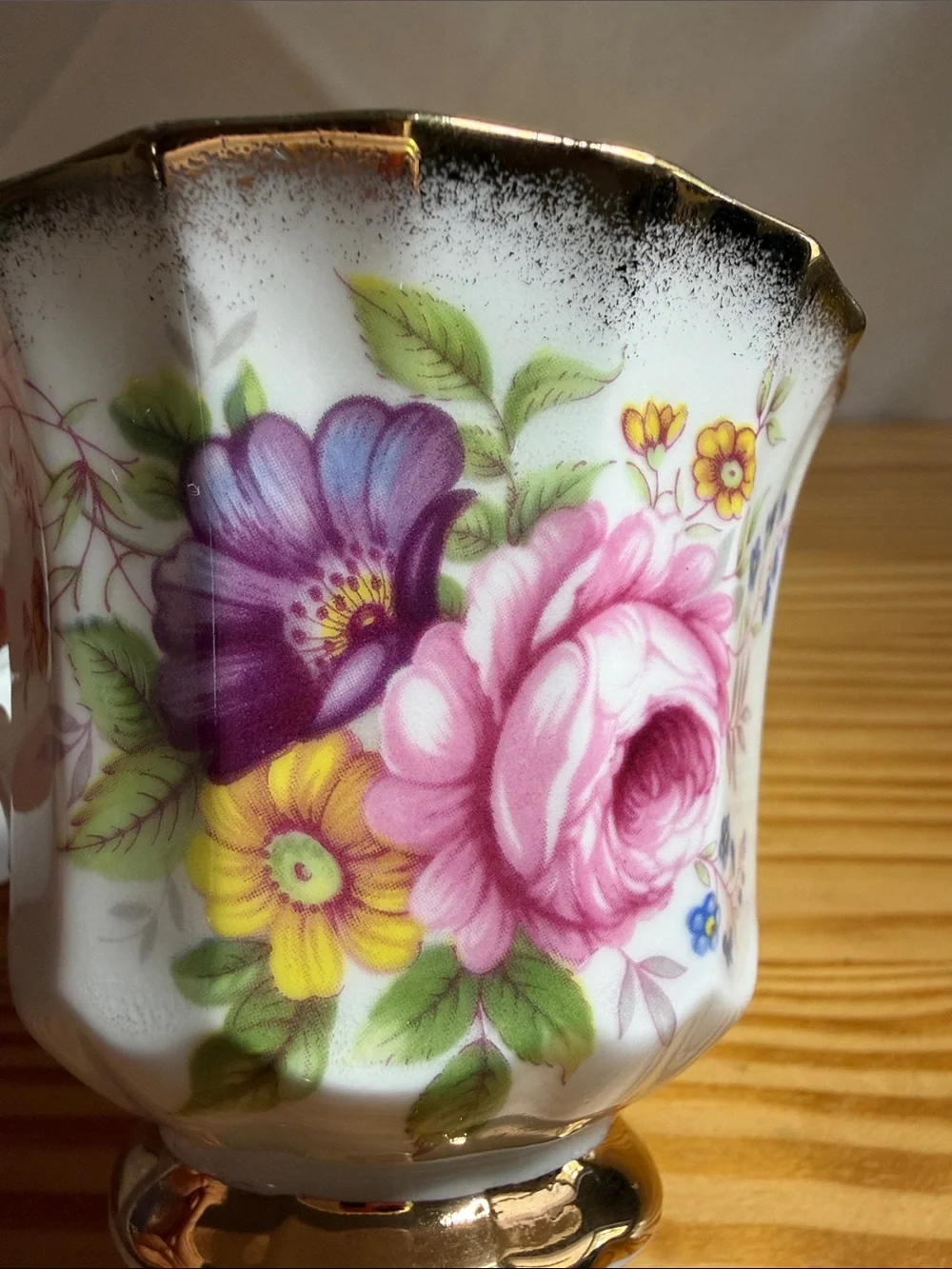 Vintage Elizabethan Fine Bone China Teacup & Saucer Jacobean Pattern